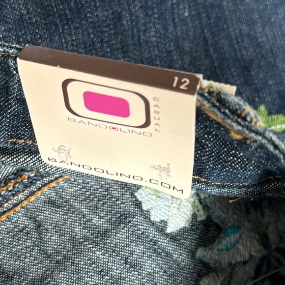 BANDOLINO Dark Blue Jeans with Embroidered Floral appliqués🪻🪷🌺Size 12 - Picture 6 of 7